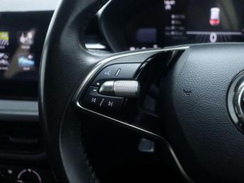 SKODA FABIA 1.0 Fabia SE Comfort TSi Semi-Auto 5dr