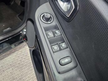 RENAULT CLIO 1.5 Clio Dynamique S Nav dCi Auto 5dr