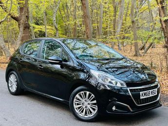 Peugeot 208 1.2 208 Signature S/S 5dr