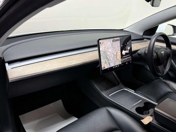 TESLA MODEL 3 Model 3 Standard-Range + 4dr