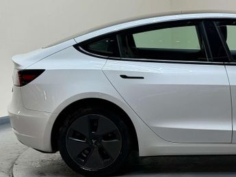 TESLA MODEL 3 Model 3 Standard-Range + 4dr