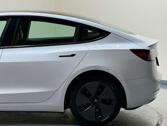 TESLA MODEL 3 Model 3 Standard-Range + 4dr