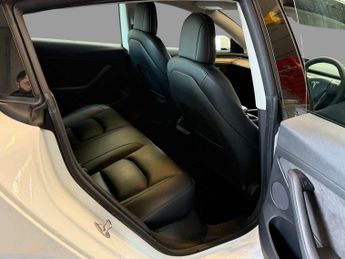 TESLA MODEL 3 Model 3 Standard-Range + 4dr