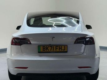TESLA MODEL 3 Model 3 Standard-Range + 4dr