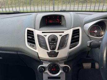 FORD FIESTA 1.4 Fiesta Titanium Auto 5dr