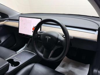 TESLA MODEL 3 Model 3 Standard Range + 4dr