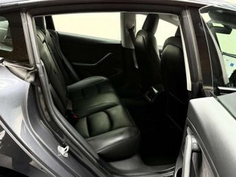 TESLA MODEL 3 Model 3 Standard Range + 4dr