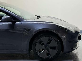 TESLA MODEL 3 Model 3 Standard Range + 4dr