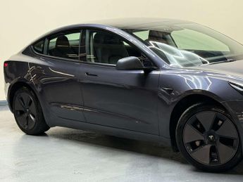 TESLA MODEL 3 Model 3 Standard Range + 4dr