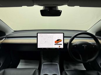 TESLA MODEL 3 Model 3 Standard Range + 4dr