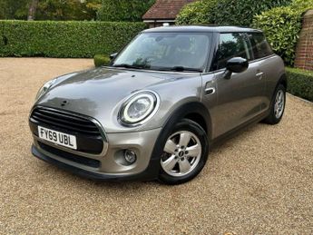 MINI Hatch 1.5 Cooper Classic Hatchback 3dr Petrol Manual Euro 6 (s/s) (136
