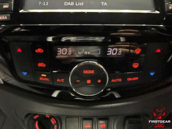 Nissan NAVARA 2.3 dCi Tekna Pickup Double Cab 4dr Diesel Auto 4WD Euro 6 (190 