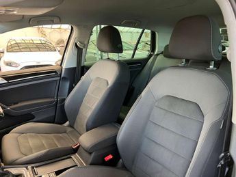 VOLKSWAGEN GOLF 1.6 Golf GT TDI BlueMotion Technology Semi-Auto 5dr