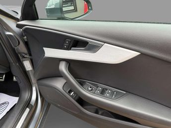 Audi A4 2.0 TDI S line S Tronic quattro Euro 6 (s/s) 4dr