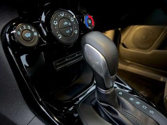 FORD FIESTA 1.6 Zetec Hatchback 5dr Petrol Powershift Euro 5 (105 ps)