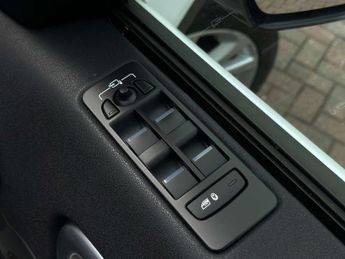 LAND ROVER DISCOVERY SPORT 2.0 Discovery Sport Luxury HSE TD4 Auto 4WD 5dr