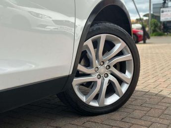 LAND ROVER DISCOVERY SPORT 2.0 Discovery Sport Luxury HSE TD4 Auto 4WD 5dr