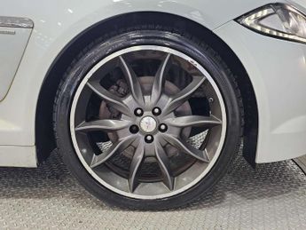 JAGUAR XF 2.2 XF R-Sport Black D Auto 4dr