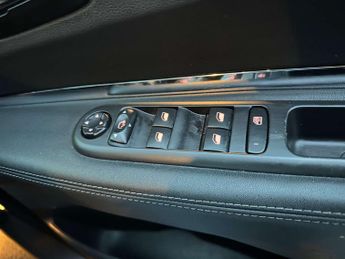 PEUGEOT 3008 1.6 3008 Allure Blue HDi S/S Auto 5dr