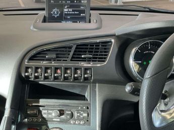 PEUGEOT 3008 1.6 3008 Allure Blue HDi S/S Auto 5dr