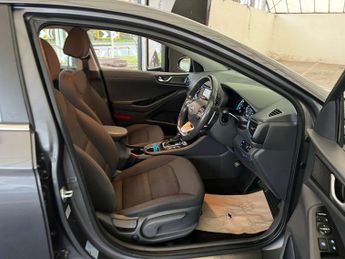 HYUNDAI IONIQ 1.6 IONIQ Premium FHEV Semi-Auto 5dr