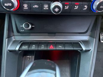 Audi Q3 2.0 Q3 S Line 35 TDI Semi-Auto 5dr