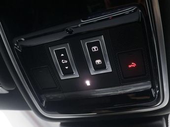 LAND ROVER RANGE ROVER VELAR 2.0 Range Rover Velar R-Dynamic SE P300 Auto 4WD 5dr