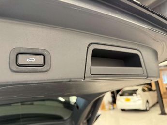 LAND ROVER RANGE ROVER EVOQUE 1.5 Range Rover Evoque SE P300e Auto 4WD 5dr