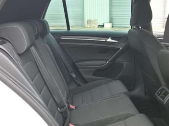 VOLKSWAGEN GOLF 2.0 Golf R TSi 4Motion Semi-Automatic 4WD 5dr - NATIONAL DELIVER