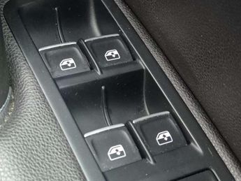 VOLKSWAGEN GOLF 2.0 Golf R TSi 4Motion Semi-Automatic 4WD 5dr - NATIONAL DELIVER