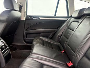 Skoda SUPERB 2.0 Superb Elegance TDI CR Semi-Auto 5dr