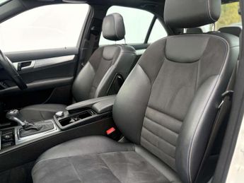 Mercedes-Benz C-CLASS 2.1 C220 AMG Sport Edition Premium+ CDi Auto 4dr