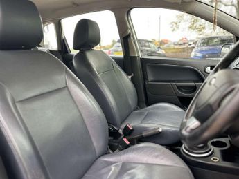 FORD FIESTA 1.4 Fiesta Ghia 5dr
