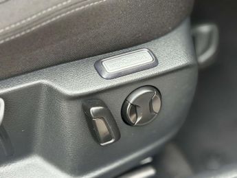 Volkswagen PASSAT 1.6 Passat SE Business TDI BlueMotion Technology Semi-Auto 5dr