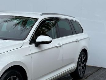 Volkswagen PASSAT 1.6 Passat SE Business TDI BlueMotion Technology Semi-Auto 5dr