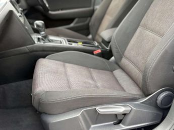 Volkswagen PASSAT 1.6 Passat SE Business TDI BlueMotion Technology Semi-Auto 5dr