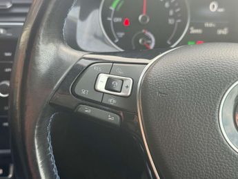 VOLKSWAGEN GOLF e-Golf 5dr - NATIONAL DELIVERY*