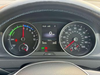 VOLKSWAGEN GOLF e-Golf 5dr - NATIONAL DELIVERY*