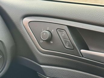 VOLKSWAGEN GOLF e-Golf 5dr - NATIONAL DELIVERY*