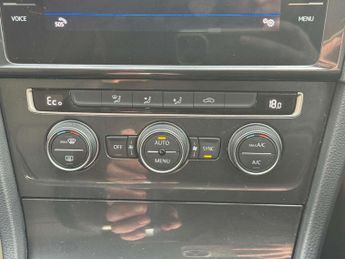 VOLKSWAGEN GOLF e-Golf 5dr - NATIONAL DELIVERY*