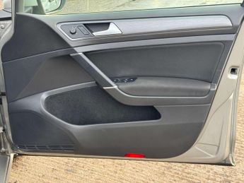 VOLKSWAGEN GOLF e-Golf 5dr - NATIONAL DELIVERY*