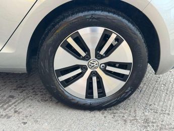 VOLKSWAGEN GOLF e-Golf 5dr - NATIONAL DELIVERY*