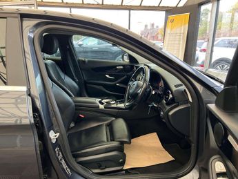 MERCEDES-BENZ C-CLASS 2.1 C220 D SE Executive Auto 4dr