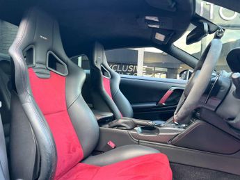 Nissan GT-R 3.8 V6 Nismo R35 GTR NISMO Auto 4WD Euro 6 2dr + FACTORY CARBON 