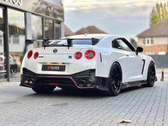 Nissan GT-R 3.8 V6 Nismo R35 GTR NISMO Auto 4WD Euro 6 2dr + FACTORY CARBON 