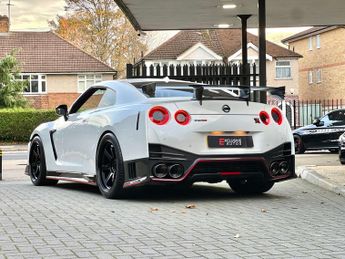 Nissan GT-R 3.8 V6 Nismo R35 GTR NISMO Auto 4WD Euro 6 2dr + FACTORY CARBON 