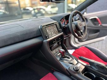 Nissan GT-R 3.8 V6 Nismo R35 GTR NISMO Auto 4WD Euro 6 2dr + FACTORY CARBON 