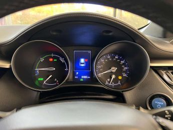 TOYOTA C-HR 1.8 C-HR Design HEV CVT 5dr