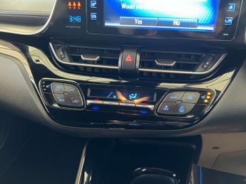 TOYOTA C-HR 1.8 C-HR Design HEV CVT 5dr