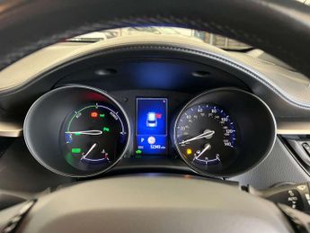 TOYOTA C-HR 1.8 C-HR-Dynamic HEV CVT 5dr